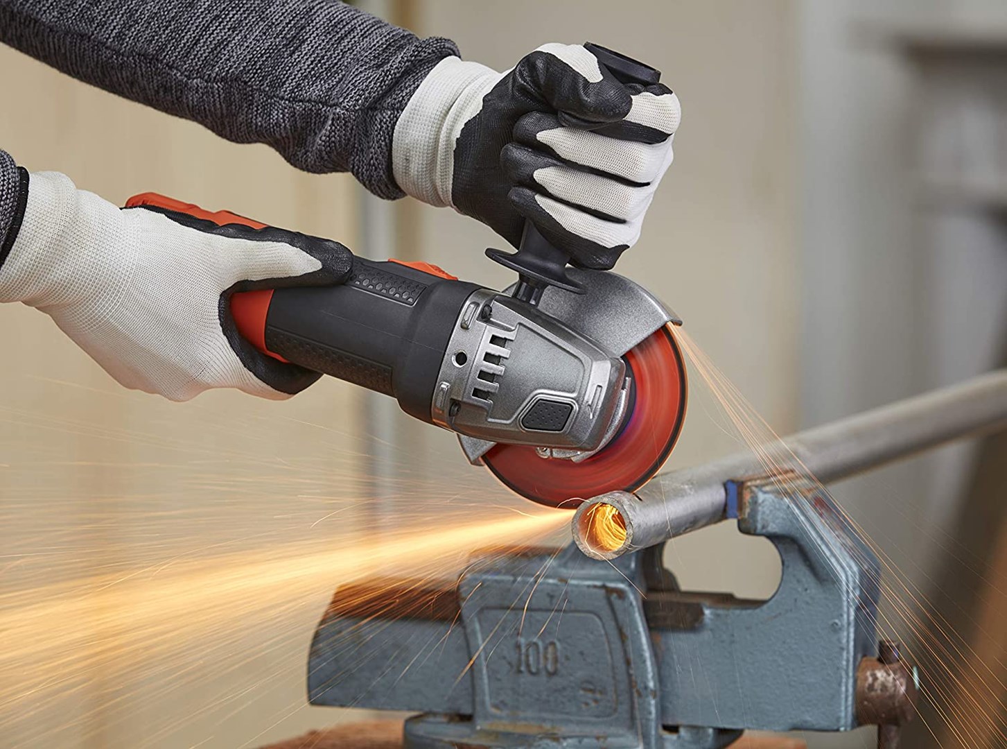 Black & Decker BLACK+DECKER BEG210-Qs Meuleuse d'Angle Poignée 3 Positions 900 W Noir 115 mm