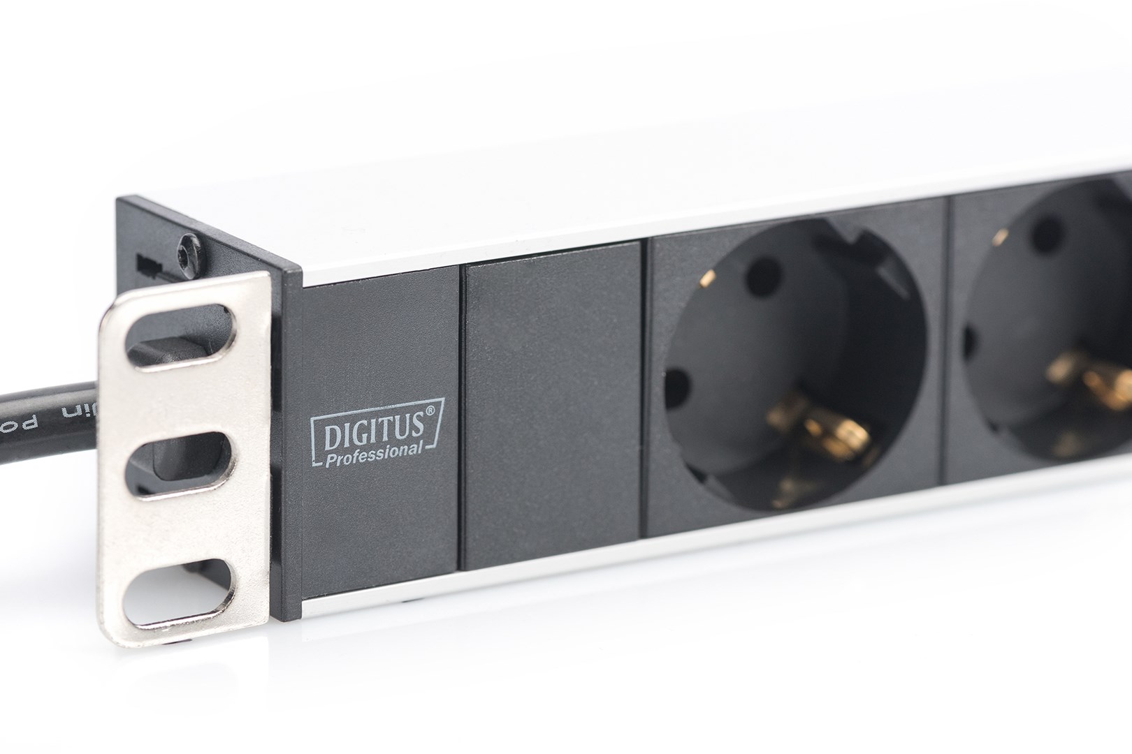 Digitus aluminum outlet strip, 8 safety outlets, 2 m supply safety plug