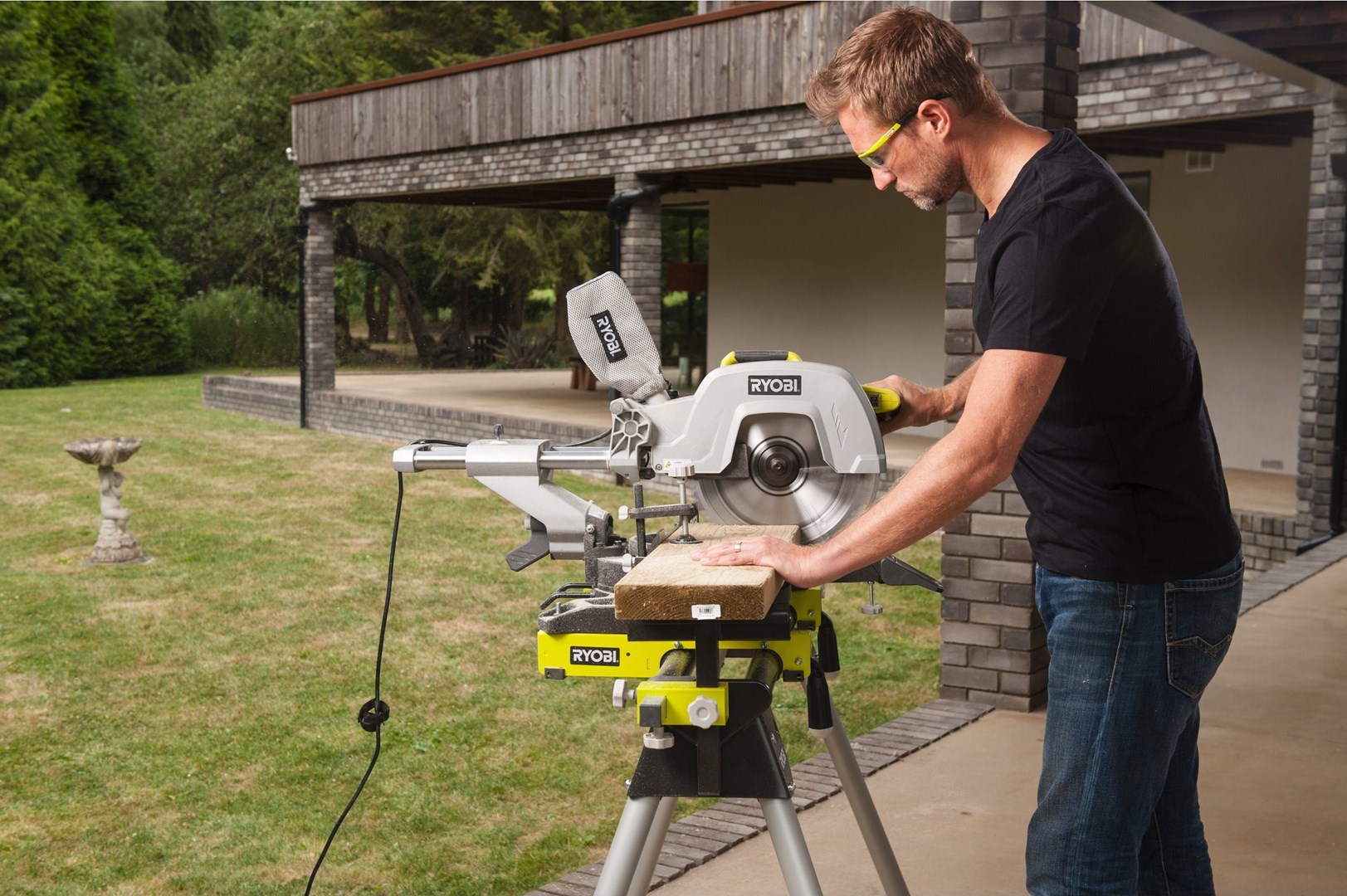 RYOBI EMS305RG mitre saw 2200 W 305 mm