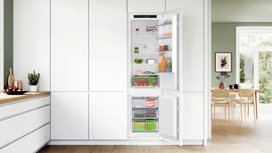Bosch Serie 2 KIN96NSE0 fridge-freezer Built-in 290 L E White
