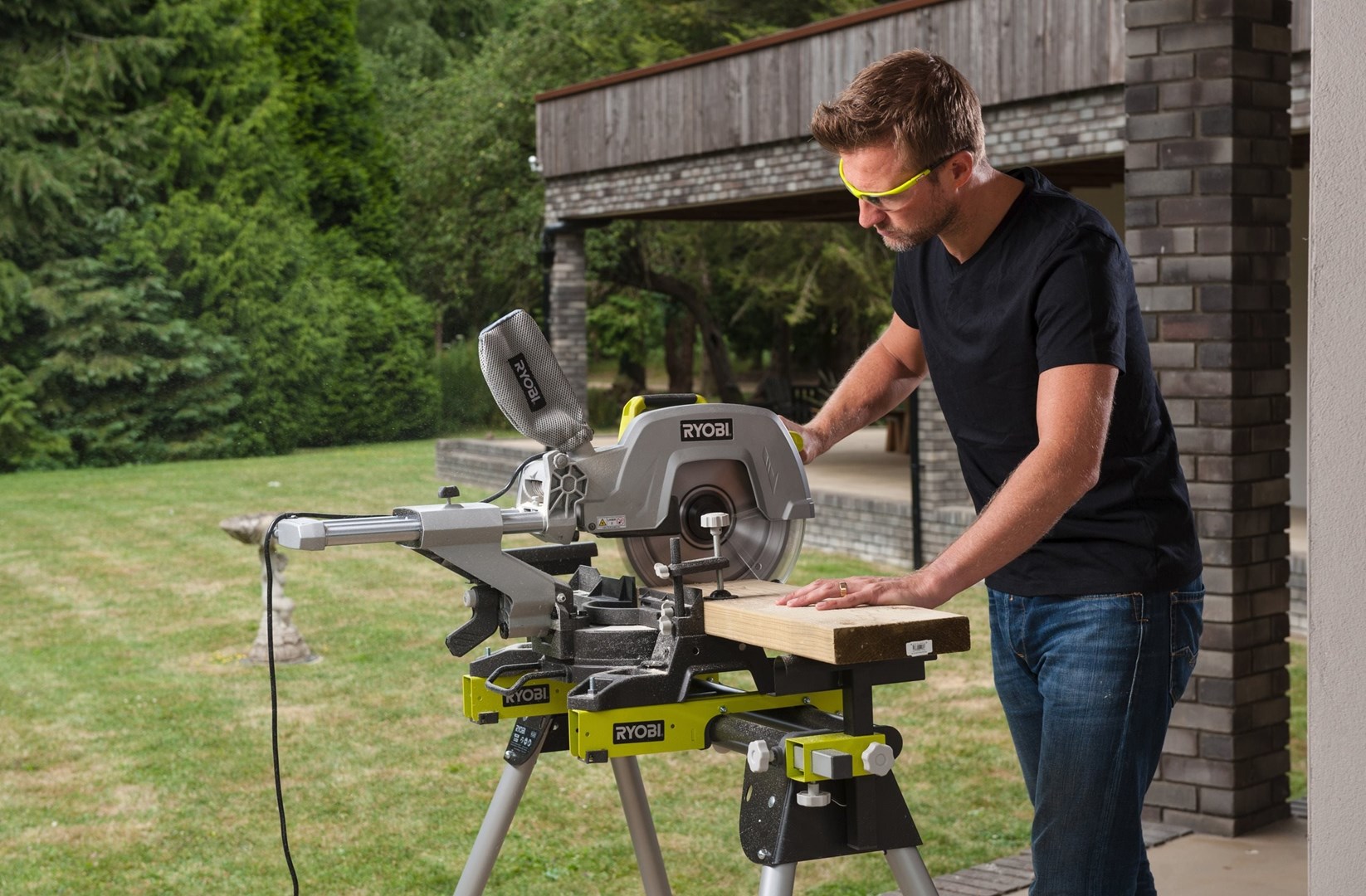 RYOBI EMS305RG mitre...