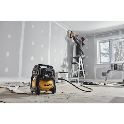 DEWALT 18 Volt Akku-Kompressor