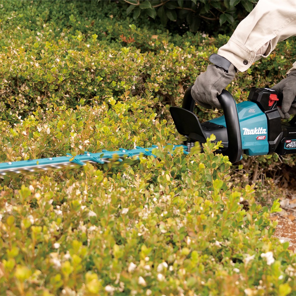 MAKITA. LIVE SHEARS. 40V XGT UH009GM201 750mm 4.0Ah