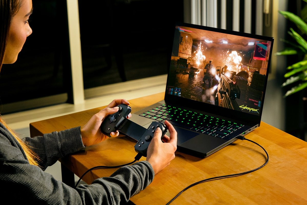 Razer Kishi V2 USB-C Game Controller for iPhone and Android