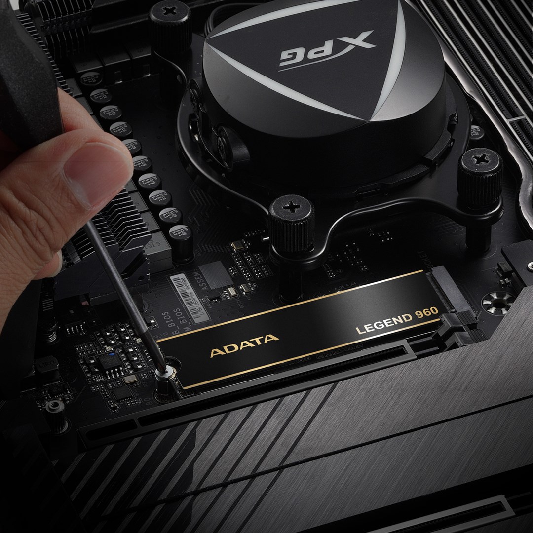 ADATA LEGEND 960 1 TB M.2 PCI Express 4.0 NVMe 3D NAND