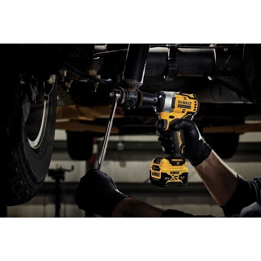 DeWALT DCF901P2-QW power wrench 1/2  340 N·m Black  Yellow 12 V