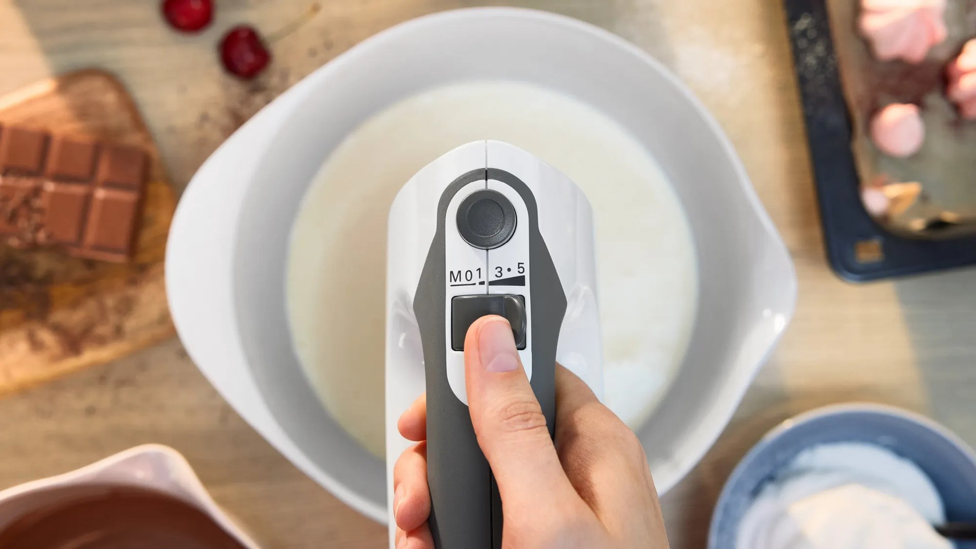 Bosch MFQ37470 mixer Hand mixer 750 W Black, White