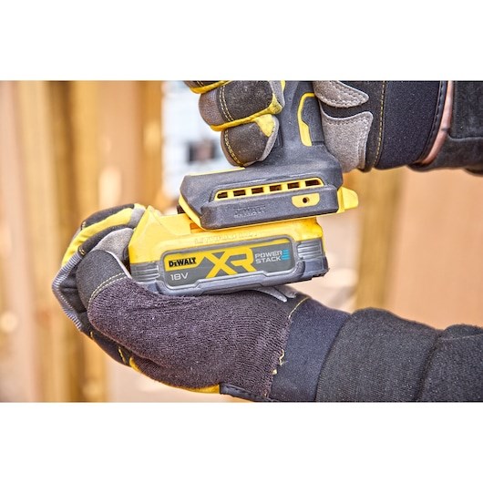 DeWALT DCF870E2T-QW power wrench 1/4  3000 RPM 56 N·m Black  Yellow 500 W 18 V