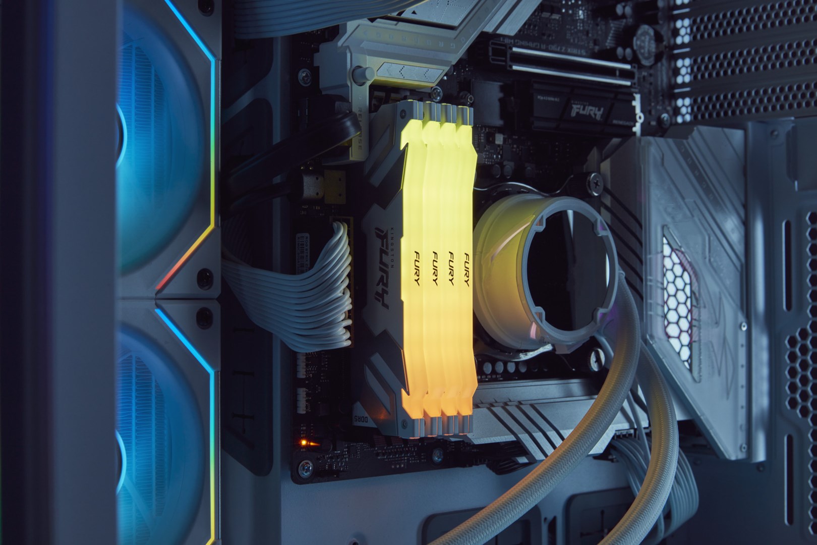 Kingston Technology FURY 16GB 7200MT/s DDR5 CL38 DIMM (Kit of 2) Renegade RGB XMP