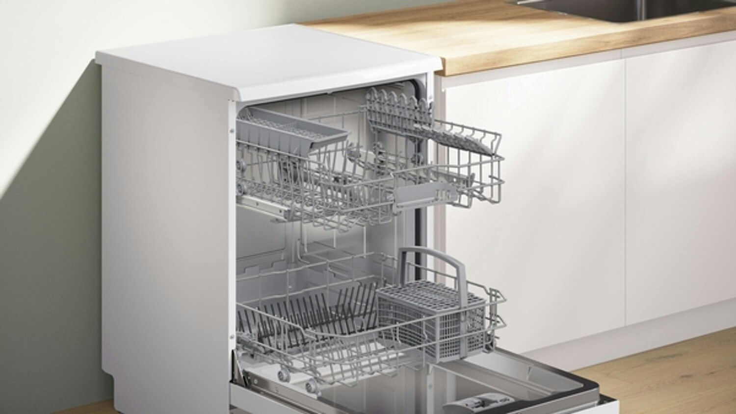 Bosch Serie 2 SMS2ITW09E dishwasher Freestanding 13 place settings E
