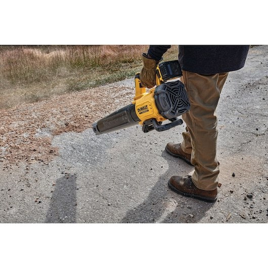 DeWALT DCMBL562P1-QW cordless leaf blower 200 km/h Black  Yellow 18 V Lithium-Ion (Li-Ion)