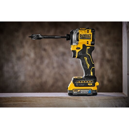 DEWALT ZAKRĘTARKA UDAROWA 18V 2x1 7Ah POWERSTACK DCF850E2T
