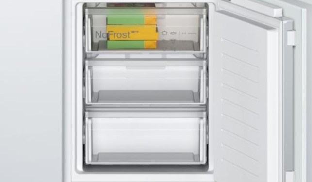 Bosch KIN86ADD0 fridge-freezer Built-in 260 L D White