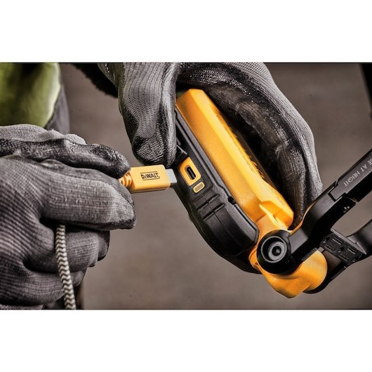 DEWALT. LED LAMP 18V TRIPOD DCL079 1-2.2m