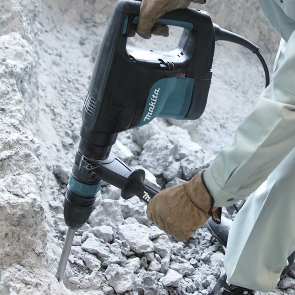 Makita HM1101C rotary hammer drill