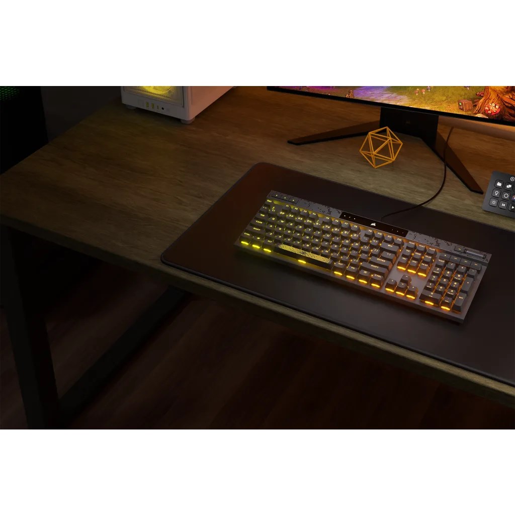 Corsair K70 MAX keyboard Gaming USB German Black