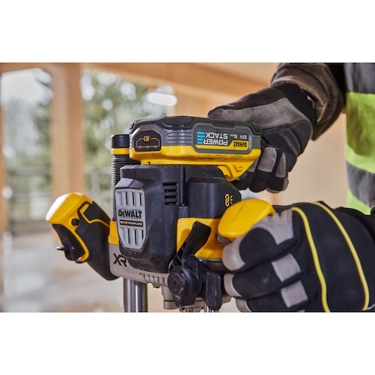 DeWALT DCW620H2-QW router/trimmer Black  Yellow 23000 RPM