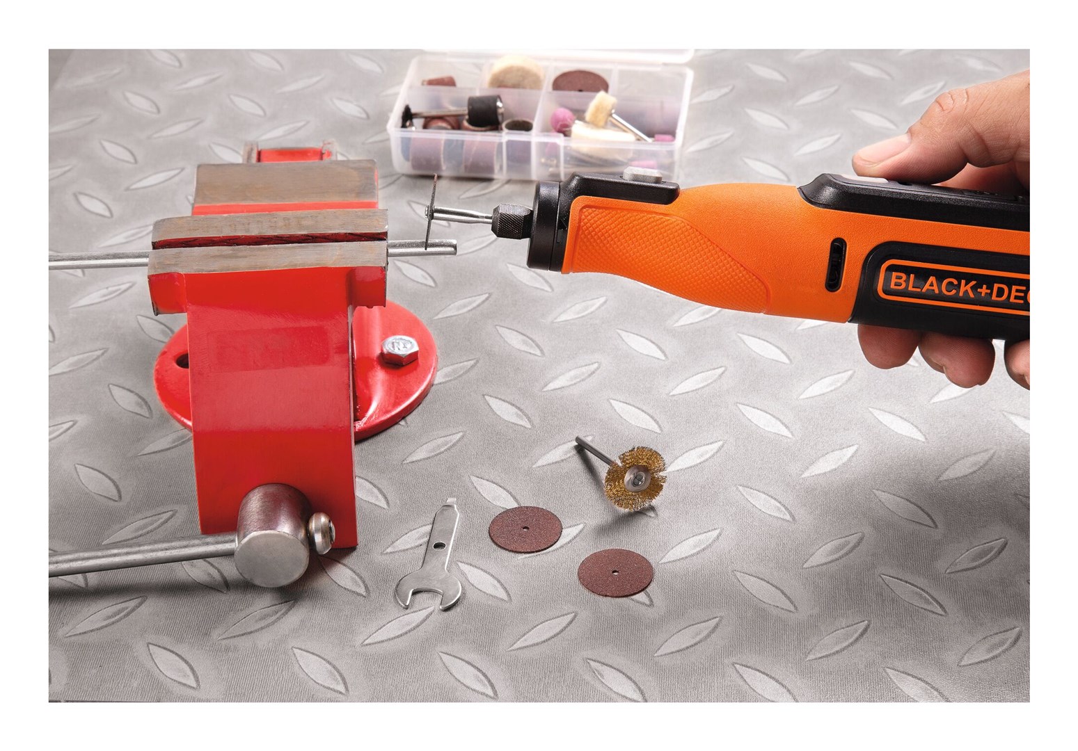 Black & Decker BCRT8IK-XJ rotary multi-tool