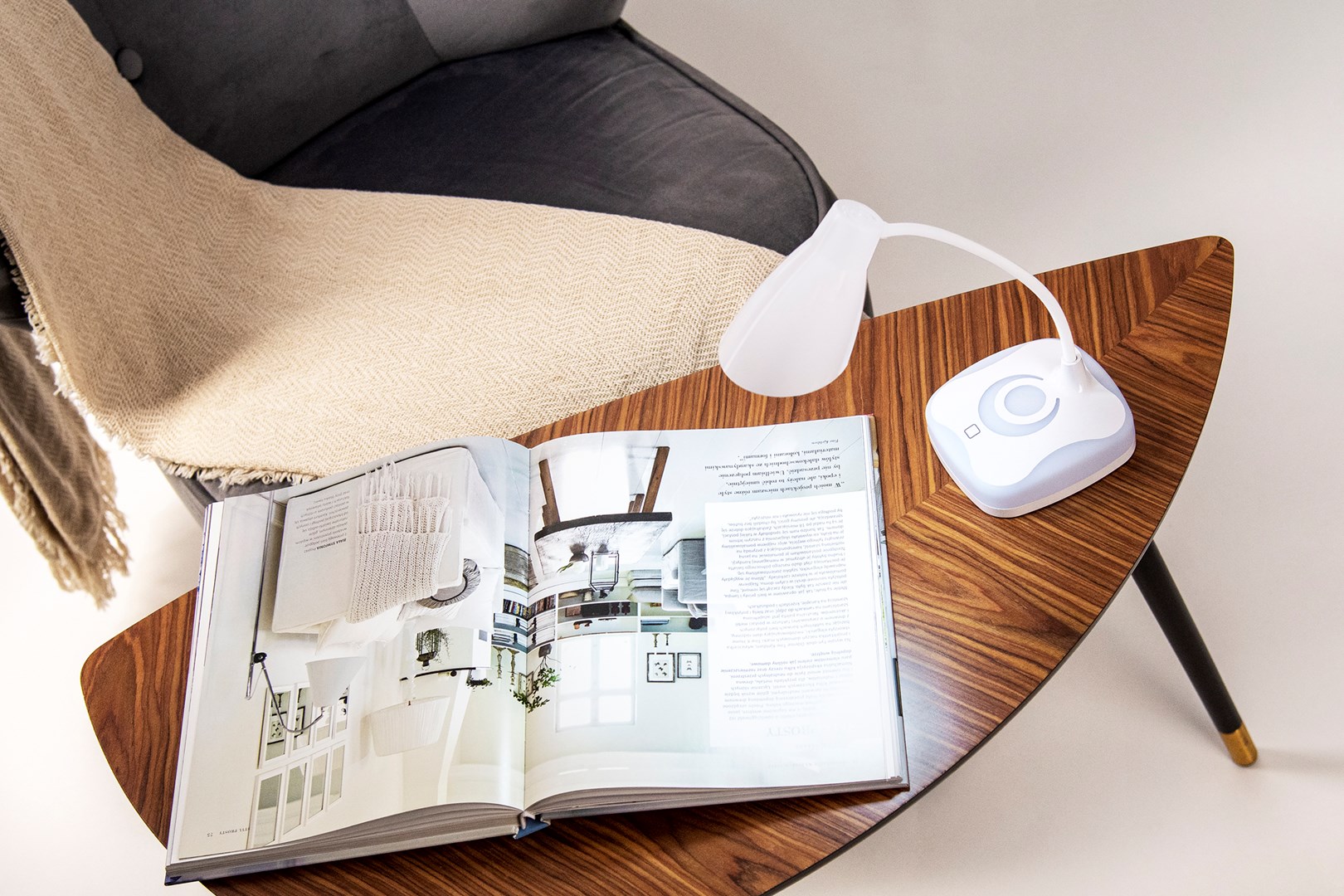 Activejet LED desk lamp AYE-CLASSIC PLUS white