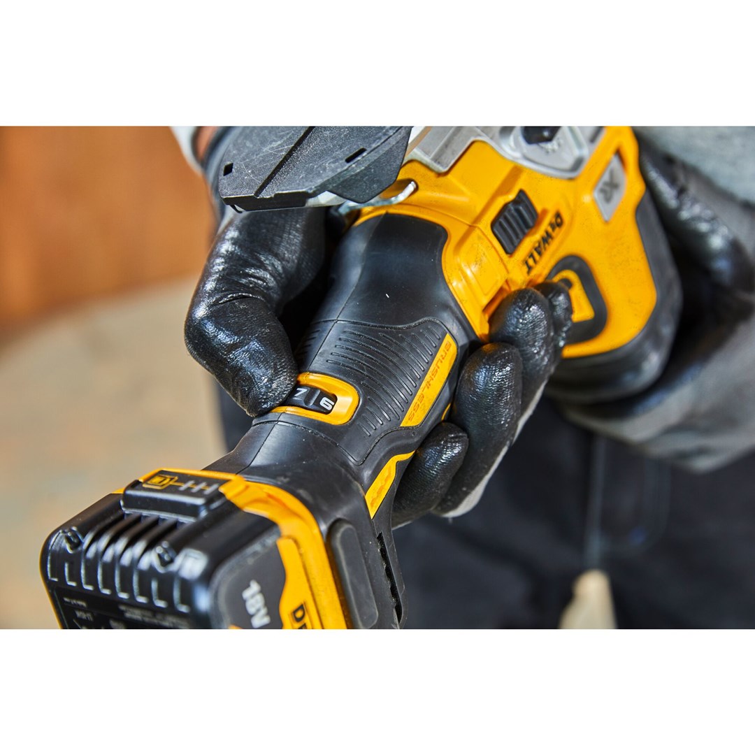 GRIP JIGSAW DEWALT DCS335N-XJ