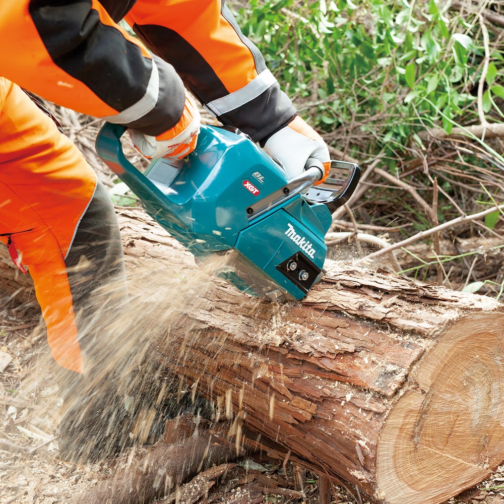 Makita UC012GZ chainsaw Black  Blue  Steel