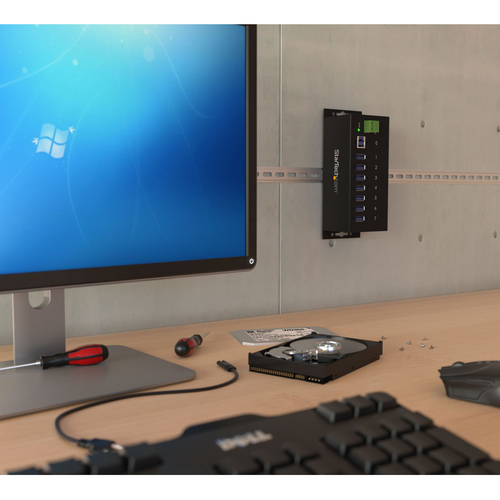 ST7300USBME - Cables & Adaptors by StarTech.com