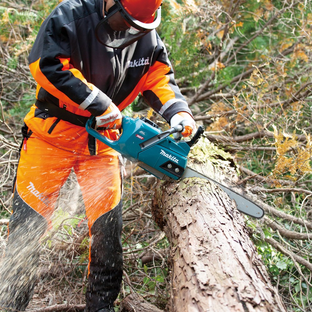 Makita UC015GT101 chainsaw Black  Blue