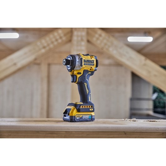 DeWALT DCF860E2T-QW power screwdriver/impact driver 3800 RPM Black Yellow