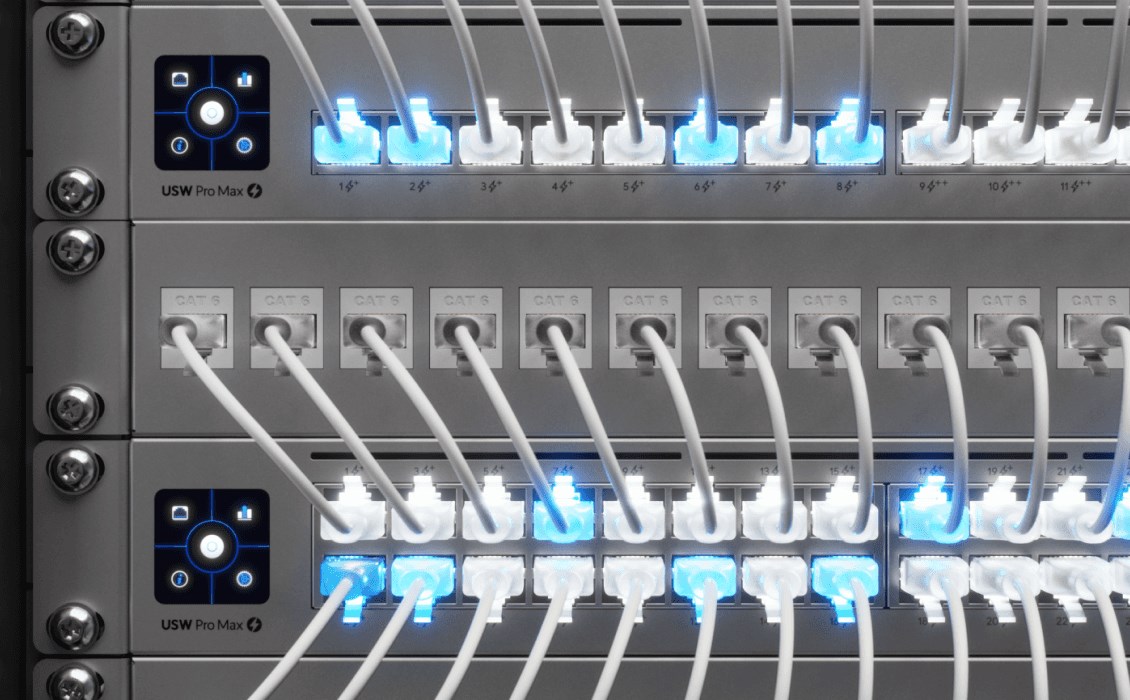 Ubiquiti UACC-Cable-Patch-EL-0.15M-W-24 networking cable Translucent, White Cat6