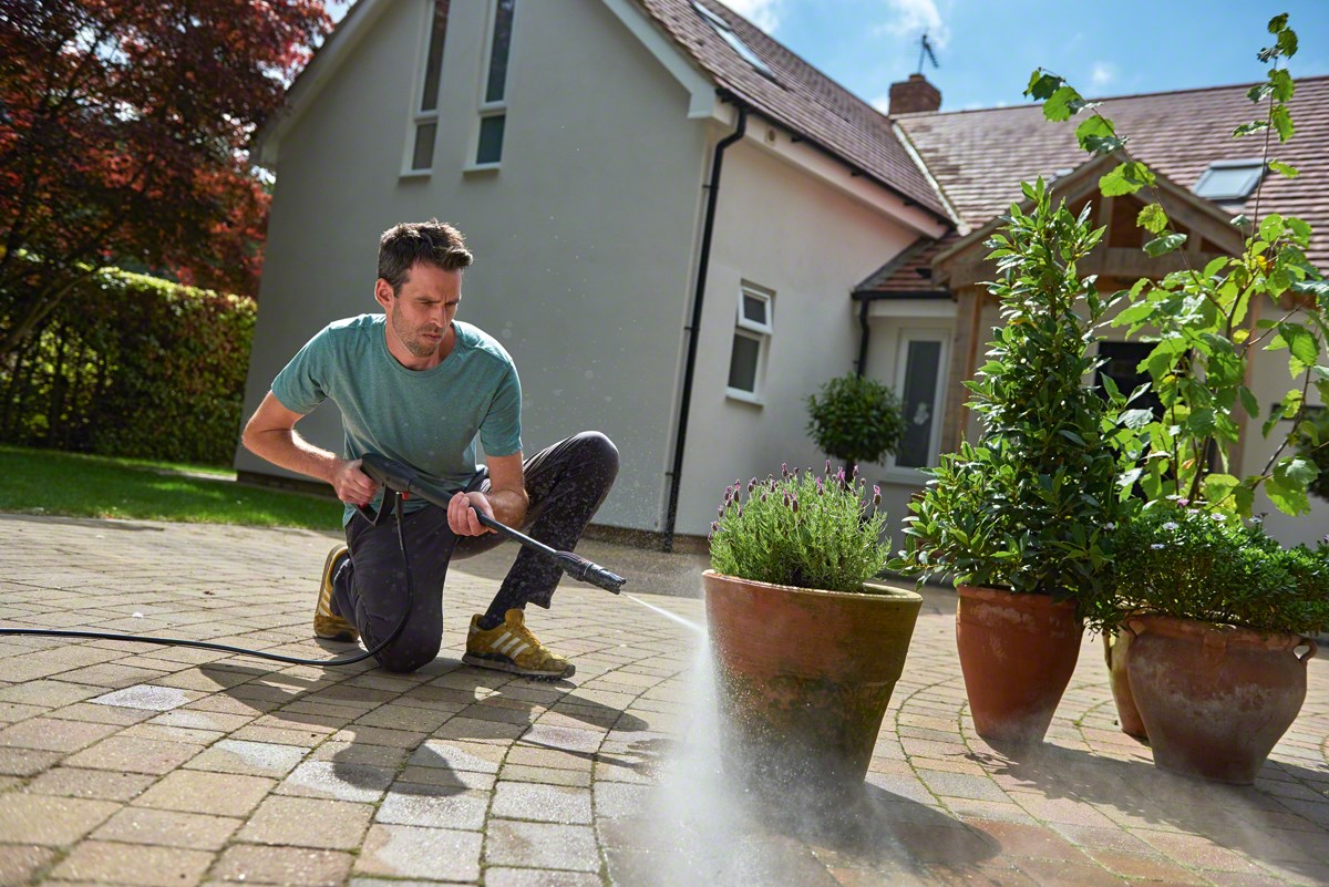 Bosch Universal Aquatak 130 pressure washer Upright Electric 380 l/h 1700 W Black, Green