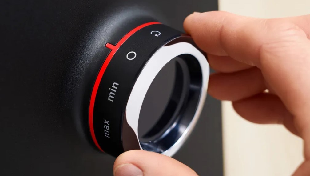 Bosch Serie 4 MFWS440B mincer 1900 W Black, Silver