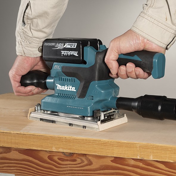 Makita DBO380RTJ not categorized