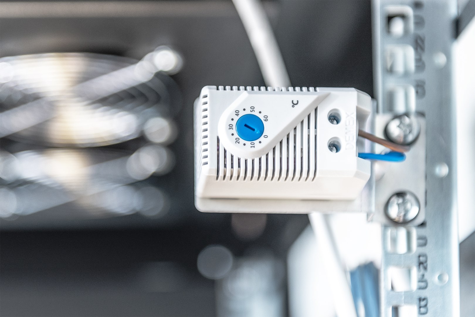 Digitus Roof Cooling Unit for Unique & Varioflex-N Network Cabinets & Dynamic Basic Network- and Server Cabinets