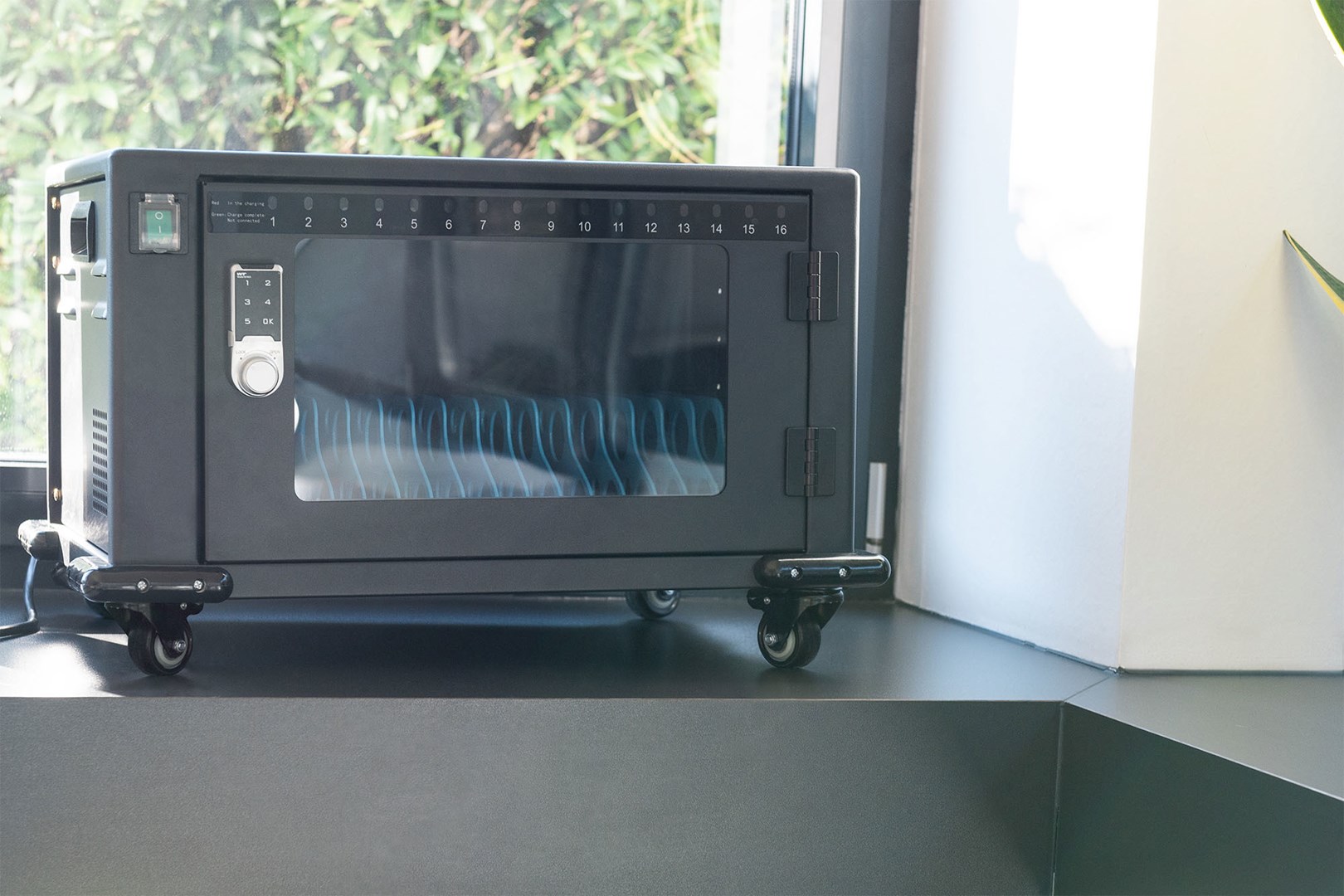 Digitus Mobile charging cabinet for 16 tablets up to 13 inches, USB- C