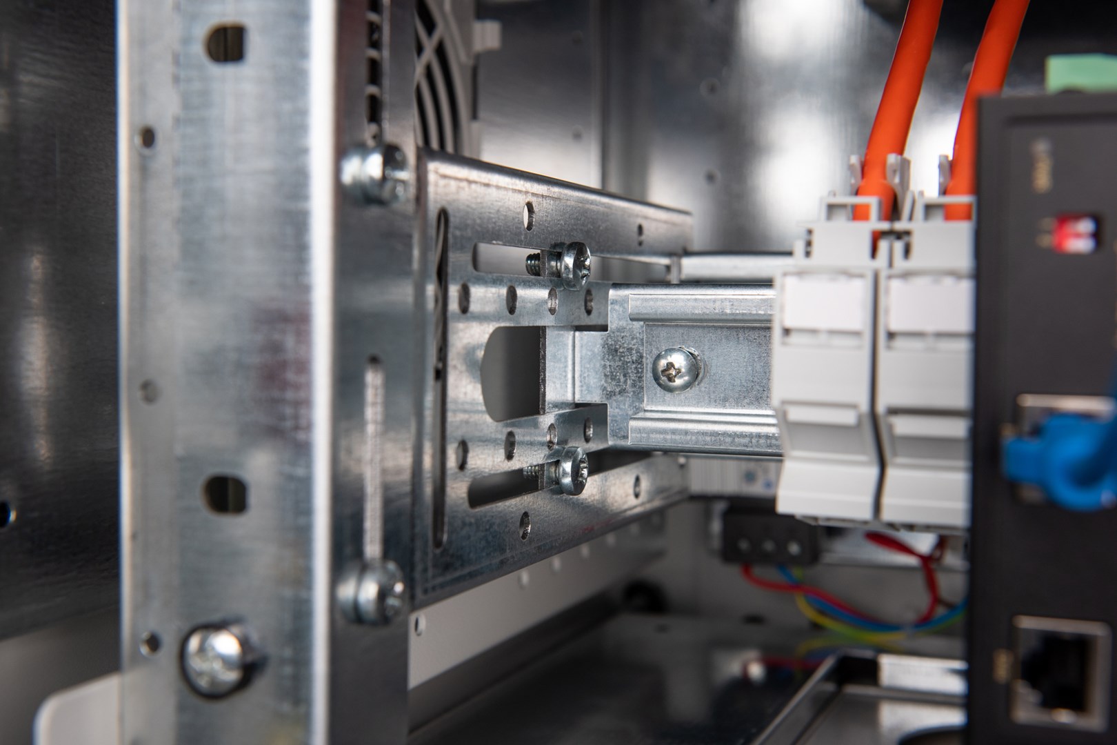 Digitus 483 mm (19“) DIN Rail Holder, 4U