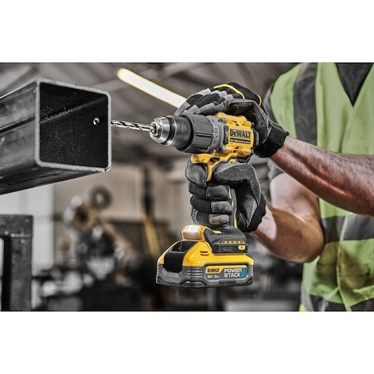 DEWALT WIERTARKO-WKRĘTARKA UDAROWA 18V 90Nm DCD805H2T 2x5 0Ah POWERSTACK