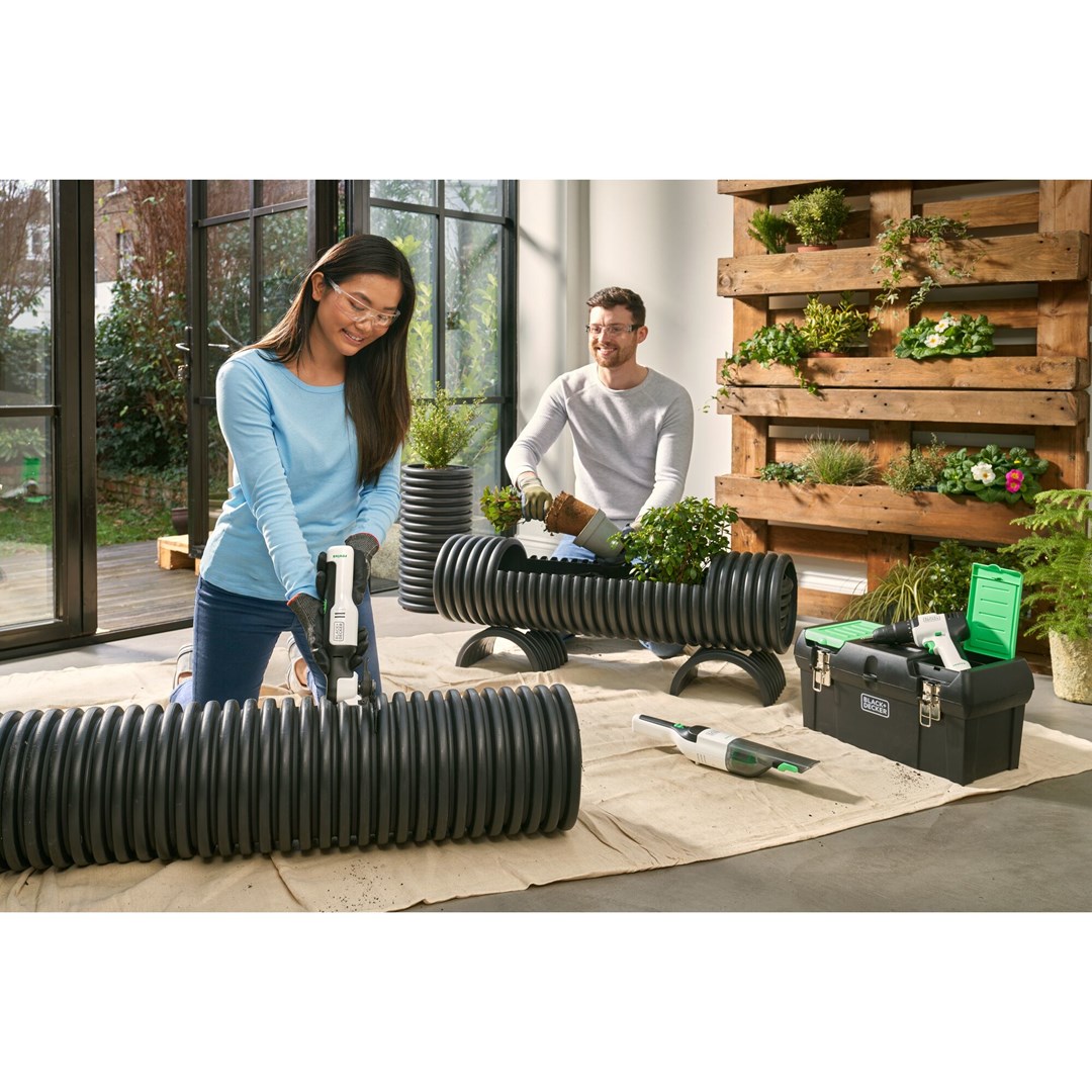 Black & Decker REVHV8C-QW handheld vacuum Black White Bagless