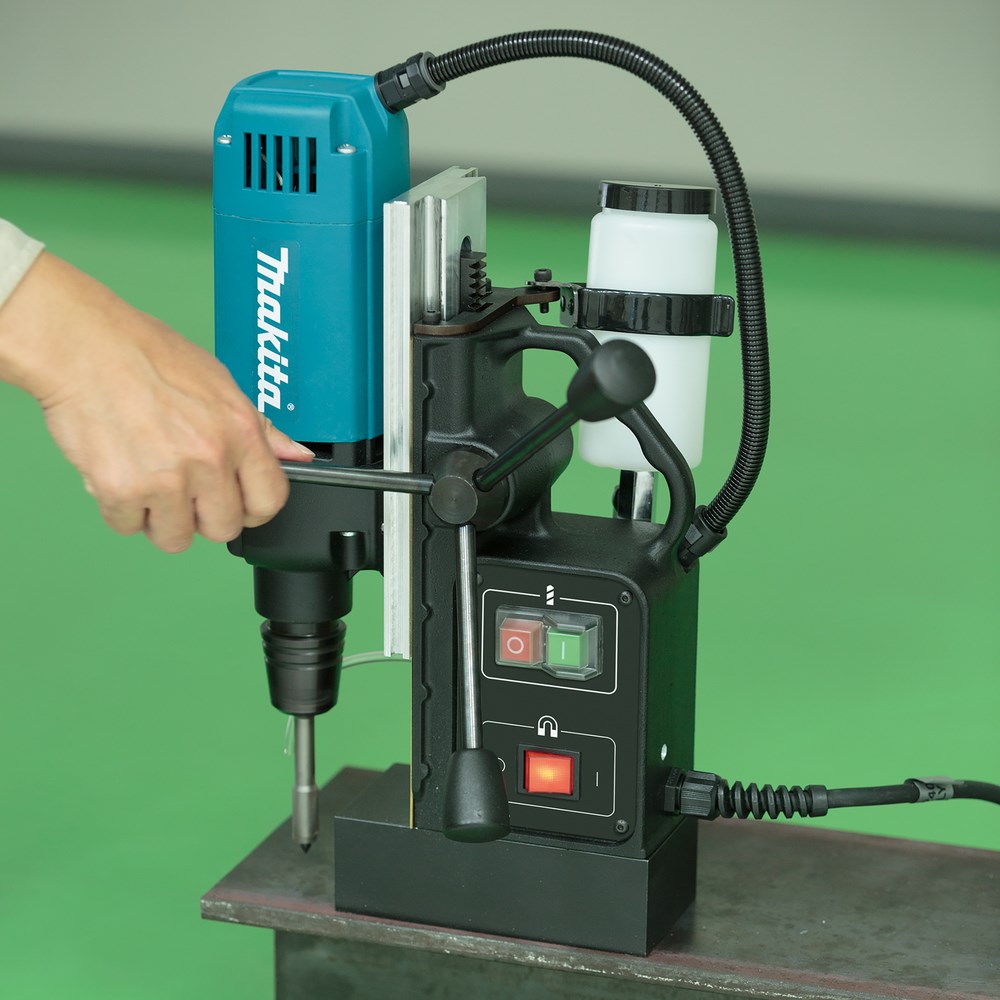 Makita. Magnetic Drill 1050W HB350
