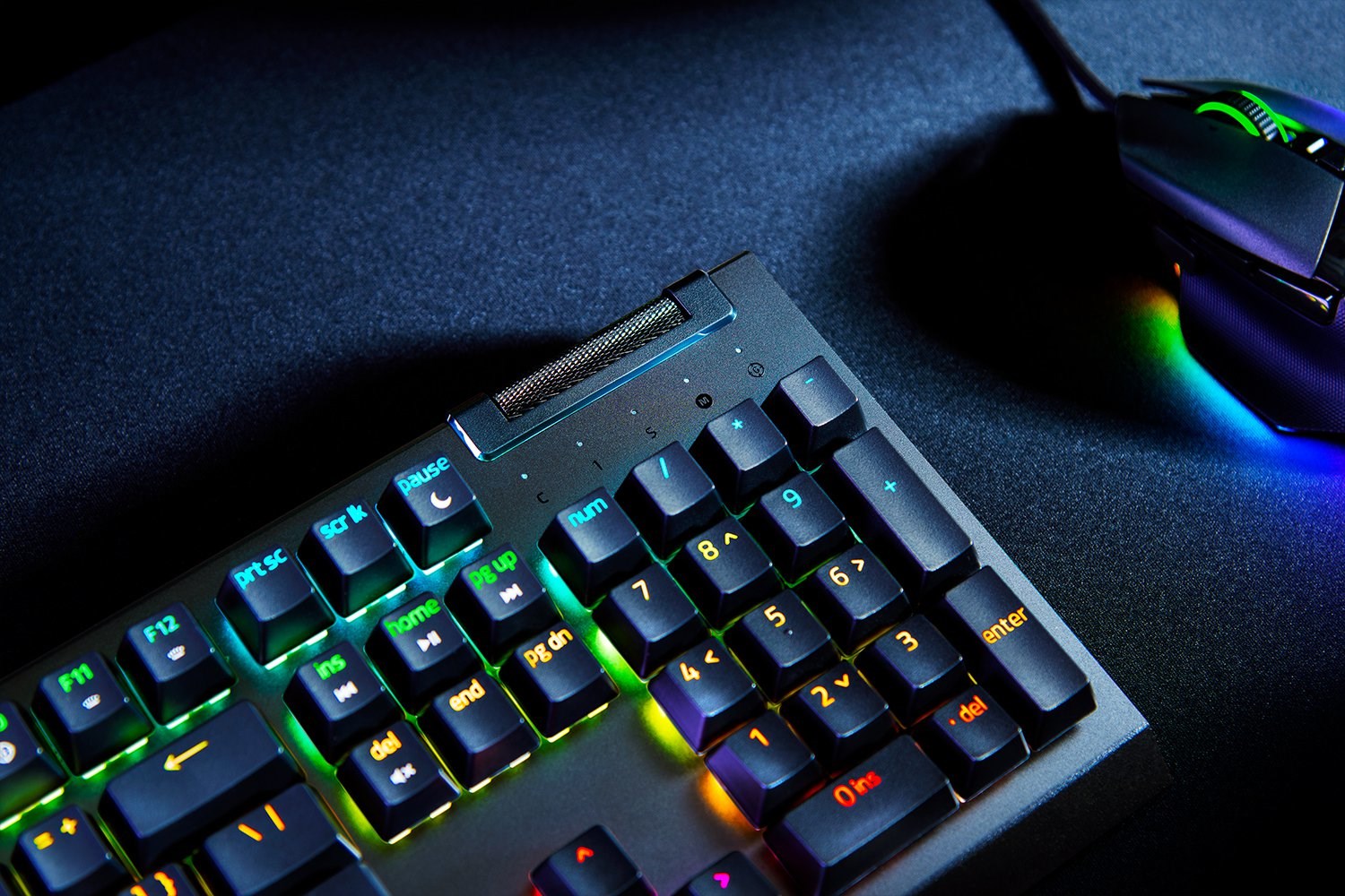 Razer BlackWidow V4 X. Keyboard form factor: Full size (100%), Interface: USB, Switch type: Mechanical switch. Backlight type: RGB-LED. Recommended use: Gaming. Product color: Black