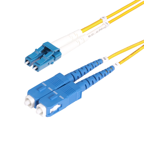 StarTech.com 30m (98...