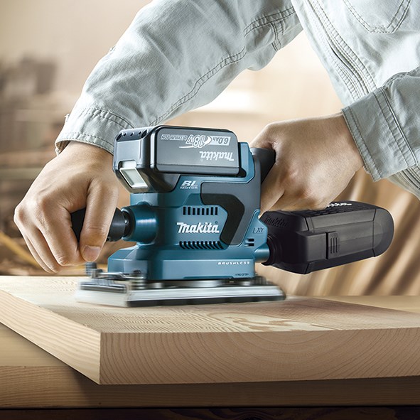 Makita DBO380RTJ not categorized
