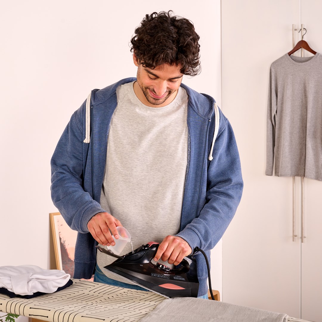 Steam iron Black+Decker BXIR3000E (3000W; black)