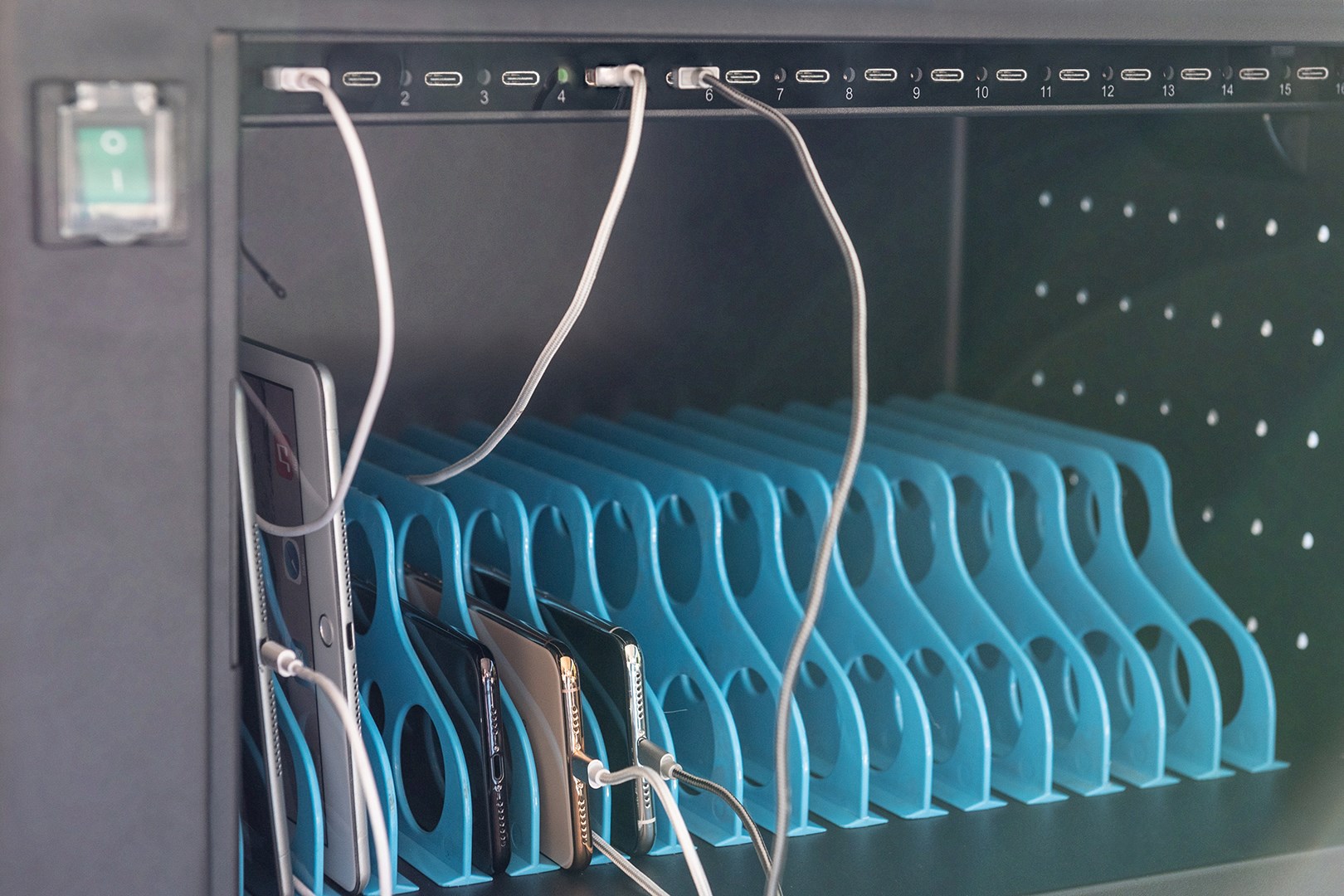 Digitus Mobile charging cabinet for 16 tablets up to 13 inches, USB- C