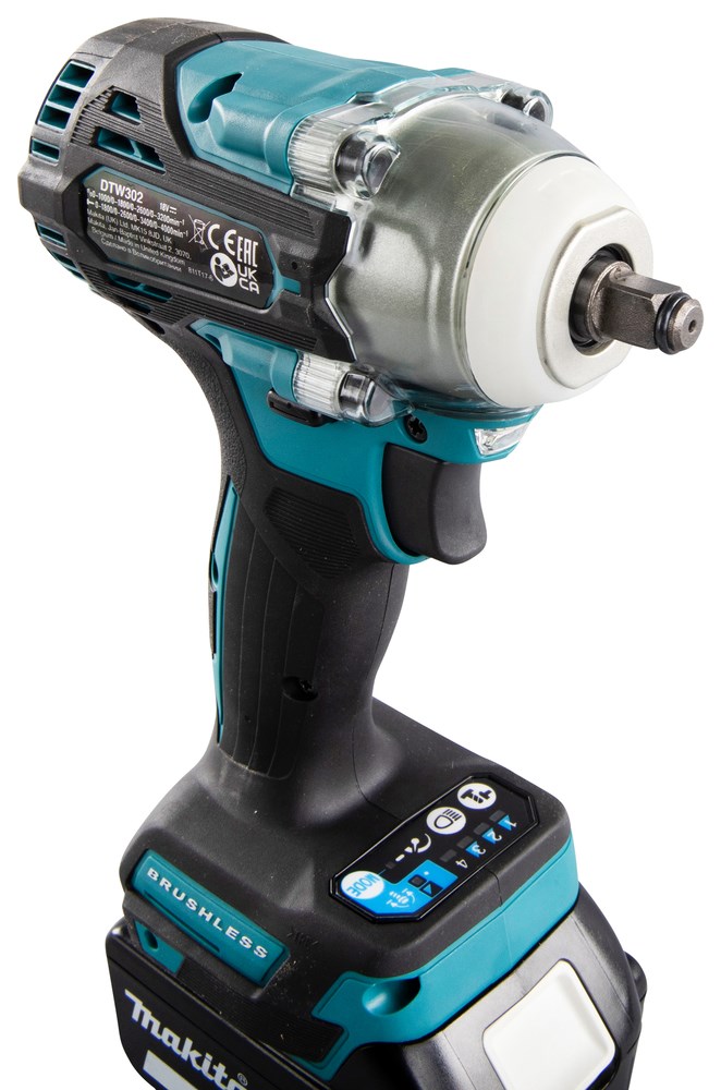 Makita DTW302Z power wrench 3/8  3200 RPM Black  Blue 18 V
