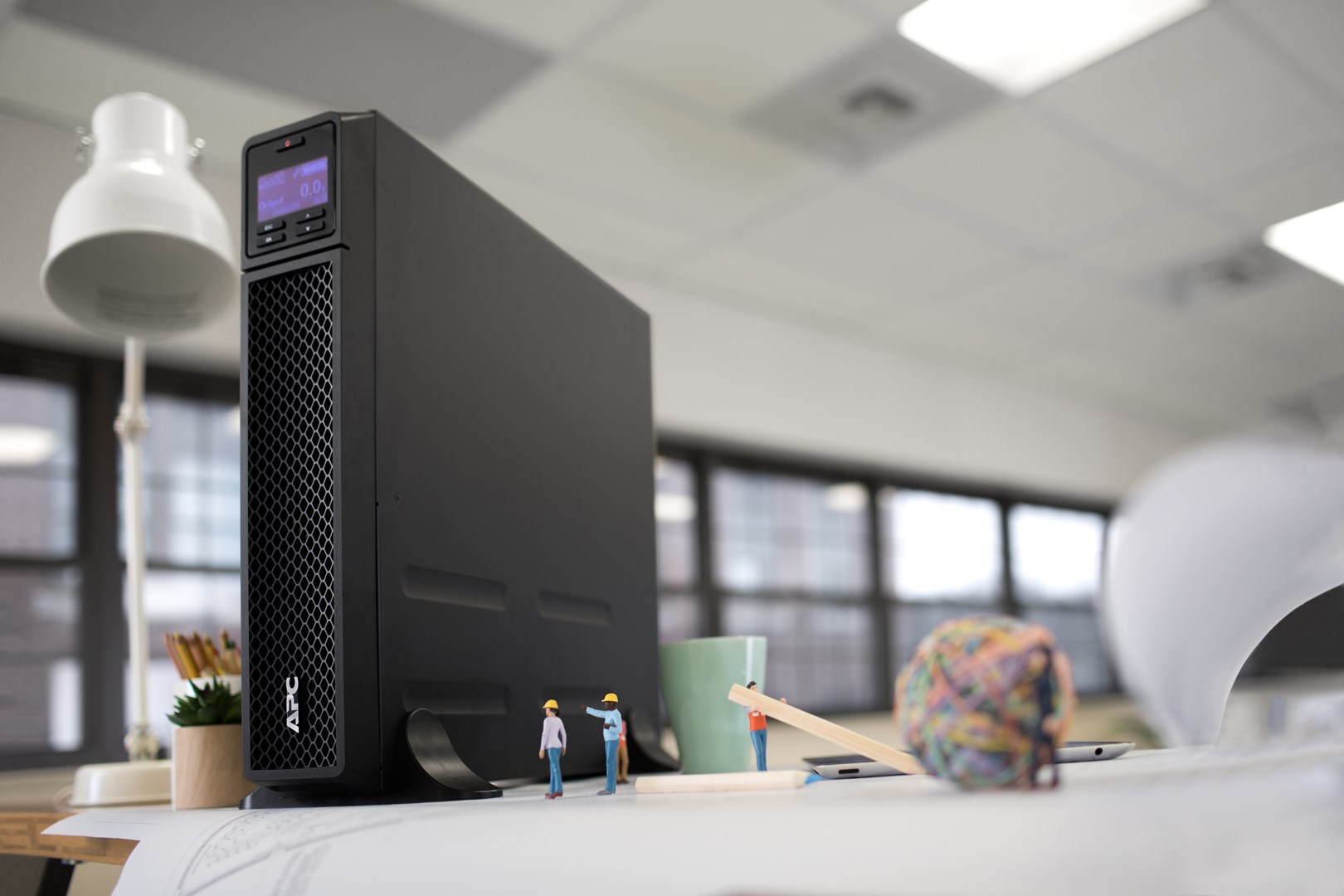 APC Smart-UPS On-Line SRT3000XLI - 3000VA, 8x C13 & 2x C19, tower