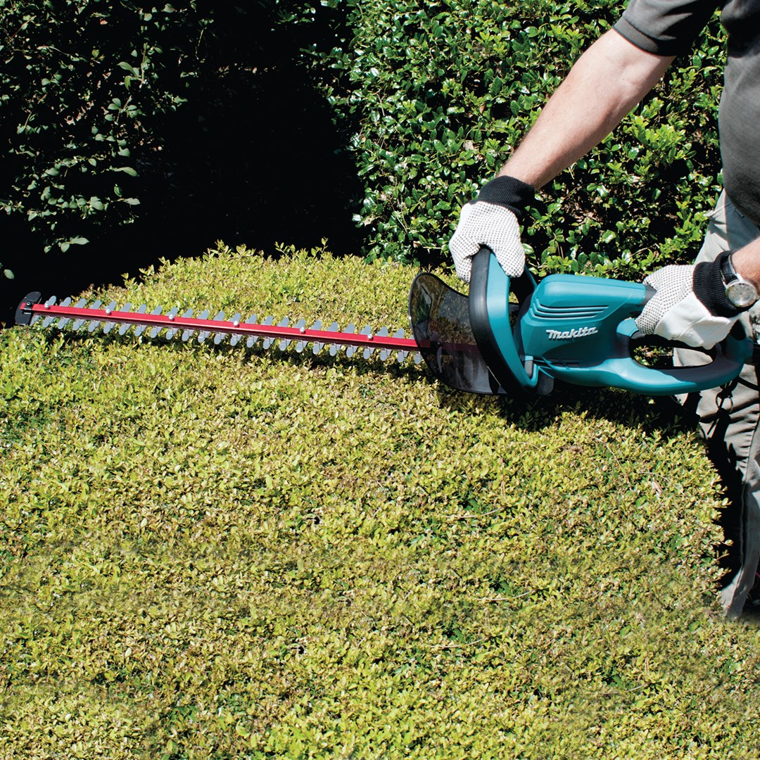 Makita UH6570 power hedge trimmer Double blade 550 W 3.8 kg