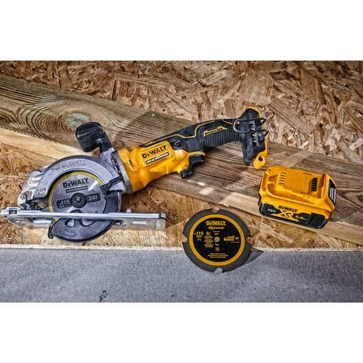 DeWALT DCS691N-XJ portable circular saw 11.5 cm Black  Yellow 4500 RPM 800 W