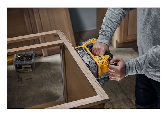 Belt sander DEWALT DCW220NT portable sander 18V Yellow  Black