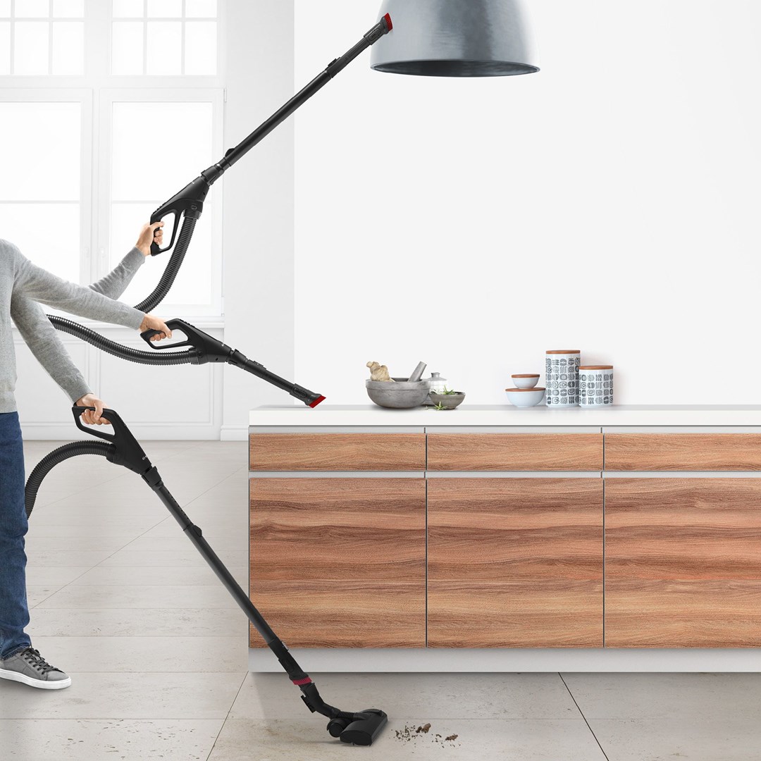 Bosch Serie 6 BGB6X330 vacuum 4 L Cylinder vacuum Dry 600 W Dust bag