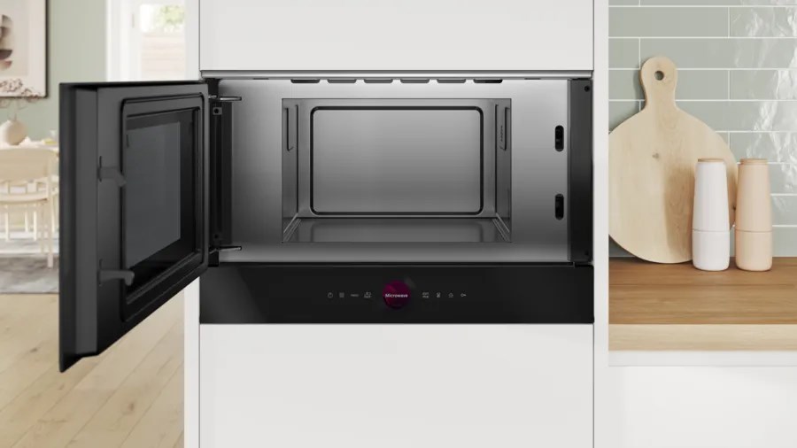 Bosch Serie 8 BFL7221B1 microwave Black Solo microwave Built-in 21 L 900 W